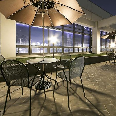 If Business Hotel Чханвон Экстерьер фото