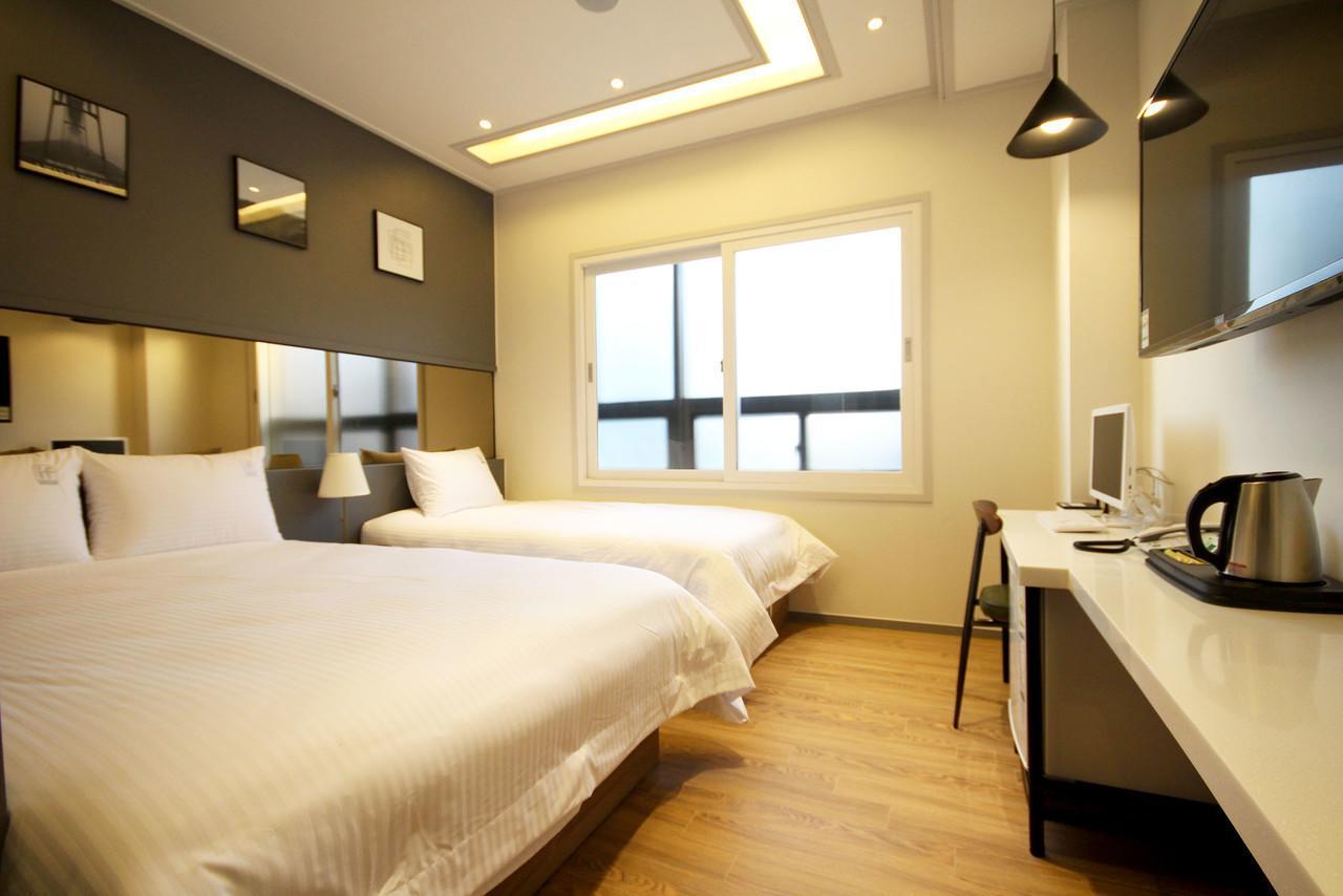 If Business Hotel Чханвон Экстерьер фото