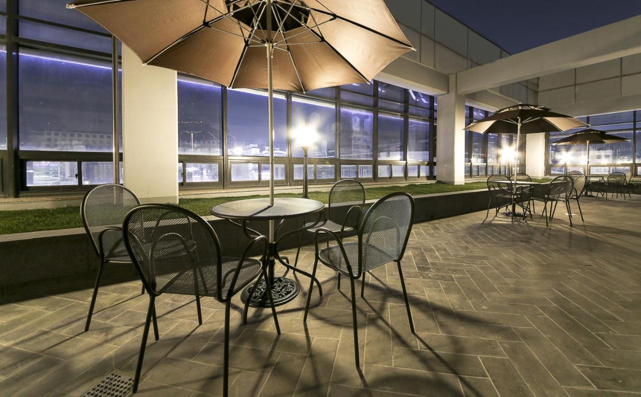 If Business Hotel Чханвон Экстерьер фото